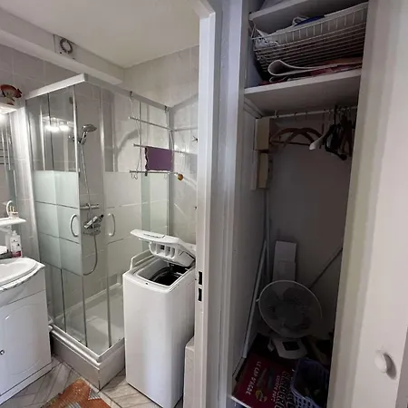 Calme T2 Climatise Avec Parking Pres Et Port - Fr-1-607-235