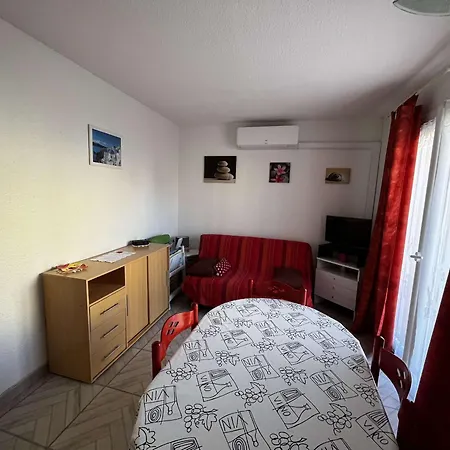 Calme T2 Climatisé Avec Parking Près Et Port - Fr-1-607-235 *