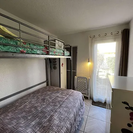 Appartement Calme T2 Climatise Avec Parking Pres Et Port - Fr-1-607-235