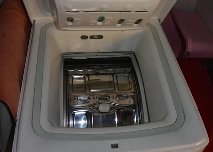 Calme T2 Climatise Avec Parking Pres Et Port - Fr-1-607-235 *