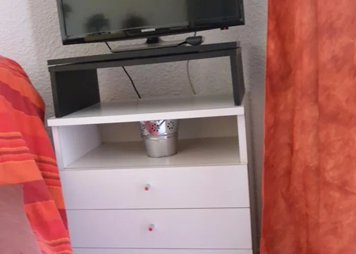 Calme T2 Climatise Avec Parking Pres Et Port - Fr-1-607-235