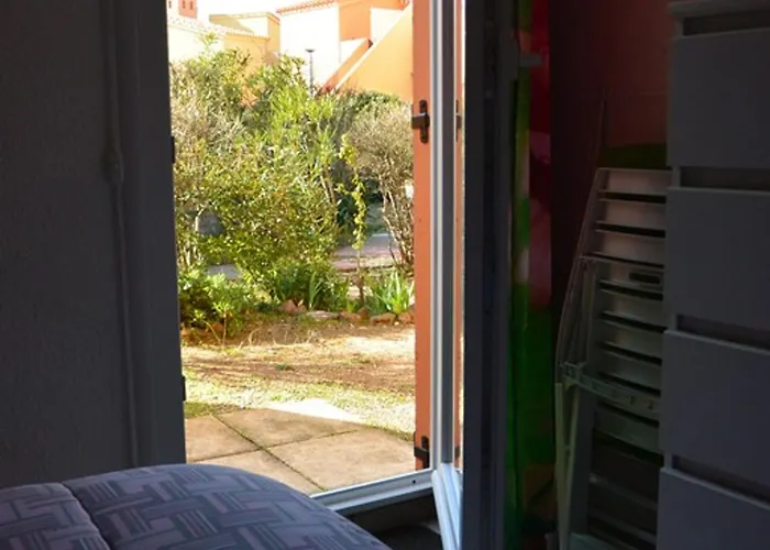 Calme T2 Climatise Avec Parking Pres Et Port - Fr-1-607-235 Апартаменты *