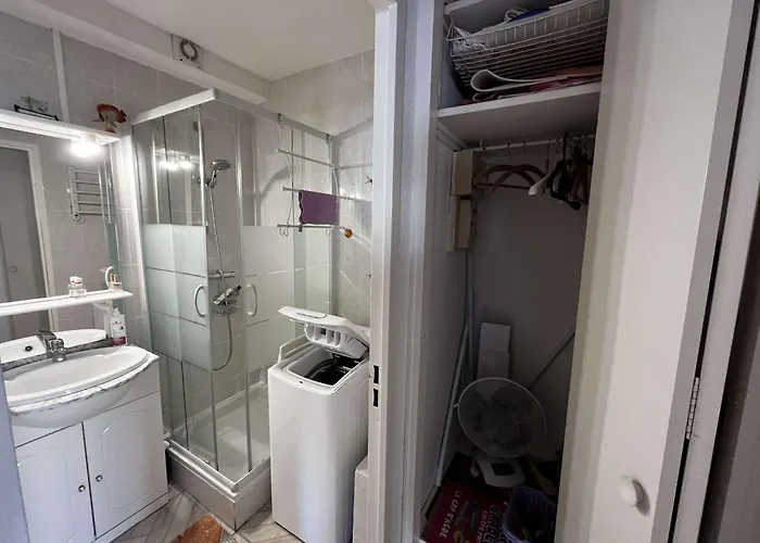 Calme T2 Climatise Avec Parking Pres Et Port - Fr-1-607-235